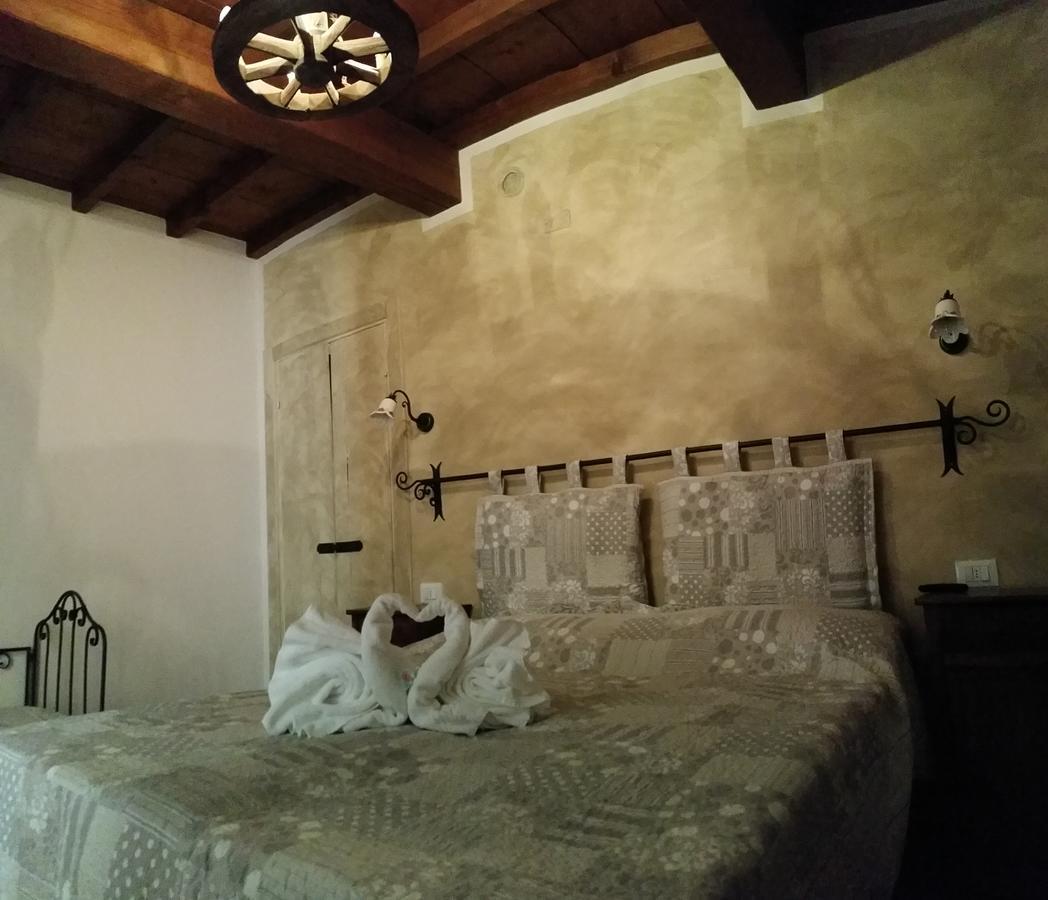 La Casa Delle Rondini Bed & Breakfast Roncoferraro Exterior foto