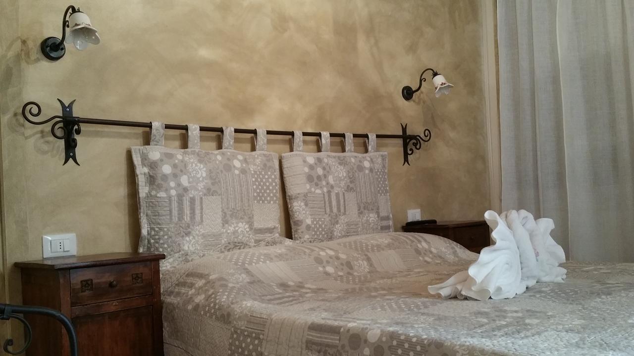 La Casa Delle Rondini Bed & Breakfast Roncoferraro Exterior foto