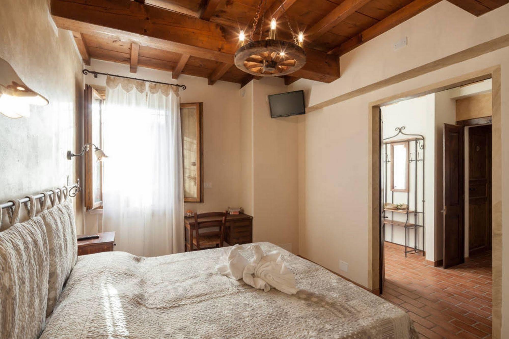 La Casa Delle Rondini Bed & Breakfast Roncoferraro Exterior foto