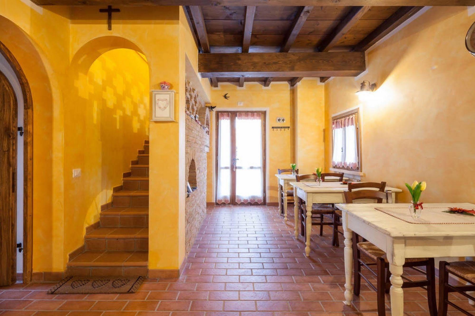 La Casa Delle Rondini Bed & Breakfast Roncoferraro Exterior foto