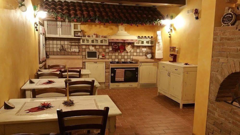 La Casa Delle Rondini Bed & Breakfast Roncoferraro Exterior foto