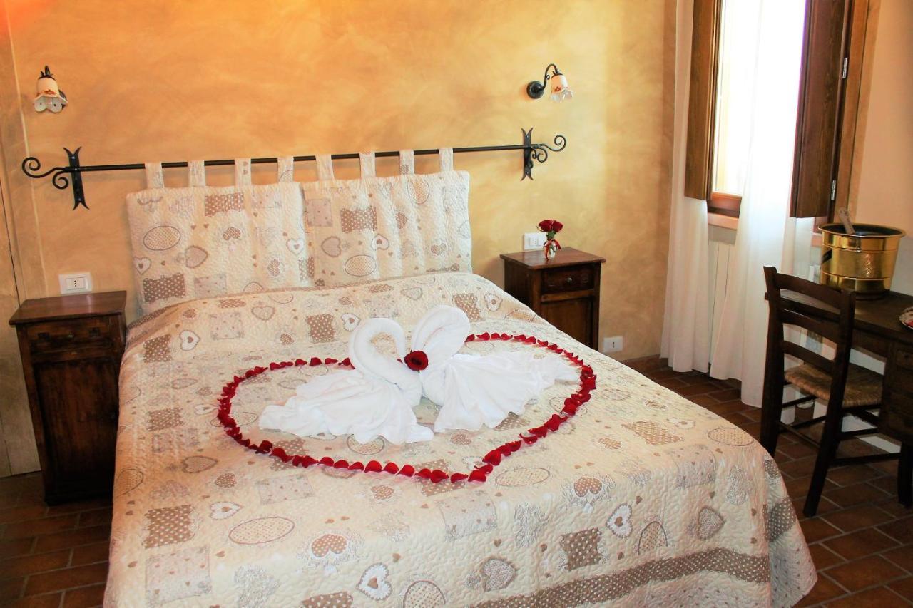 La Casa Delle Rondini Bed & Breakfast Roncoferraro Exterior foto